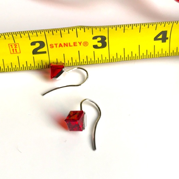 Swarovski elements cube earrings - Picture 7 of 12